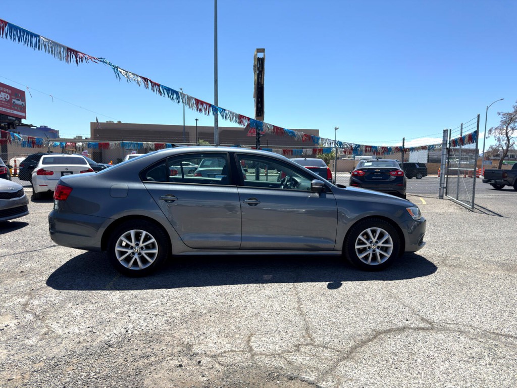 2012 Volkswagen Jetta Image 5
