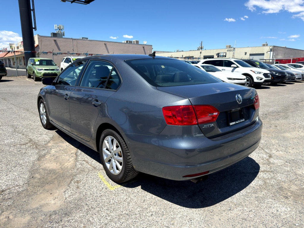 2012 Volkswagen Jetta Image 8