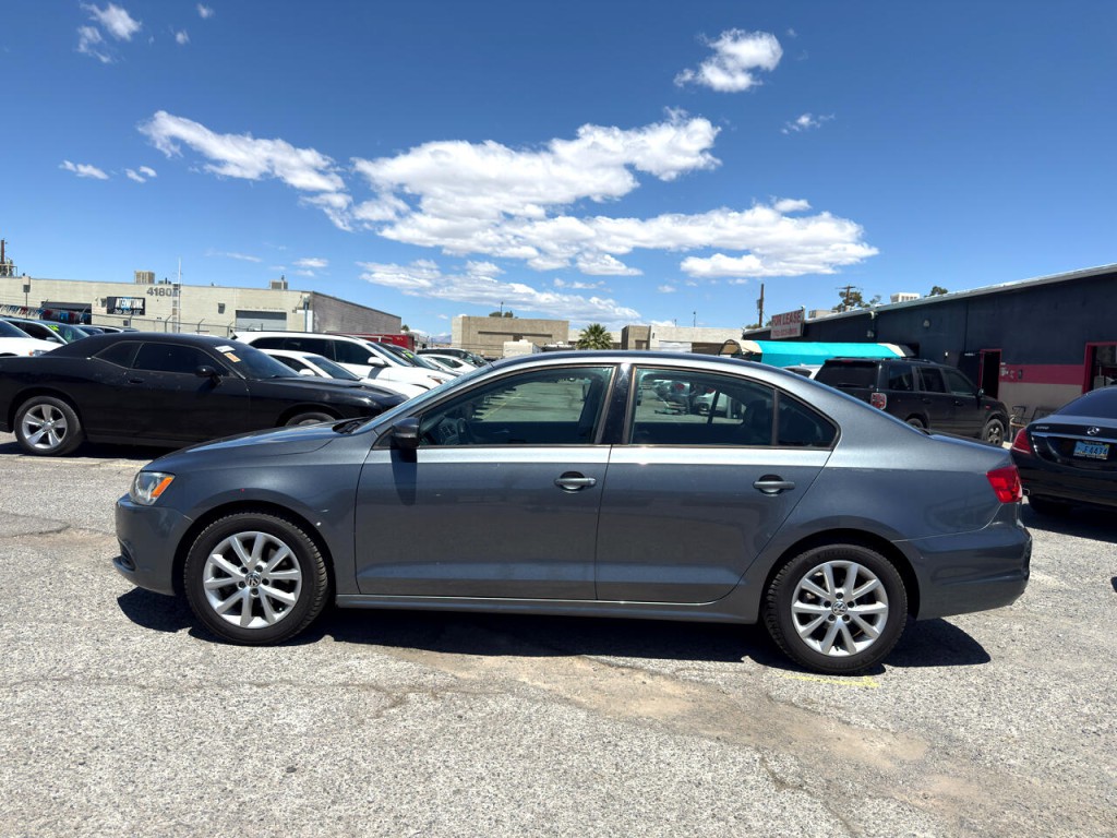 2012 Volkswagen Jetta Image 9