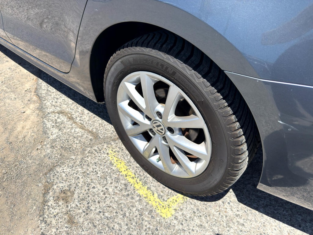 2012 Volkswagen Jetta Image 11