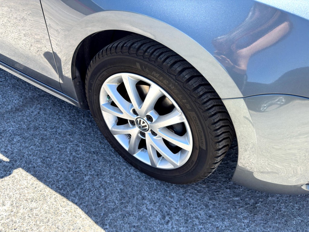 2012 Volkswagen Jetta Image 12