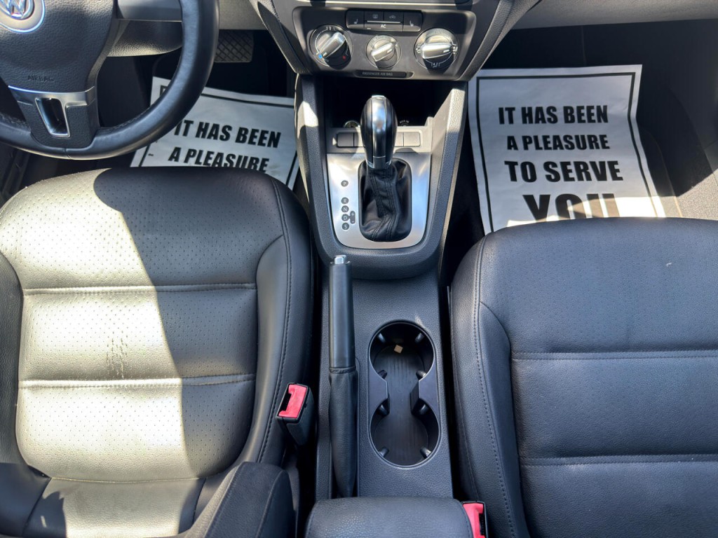 2012 Volkswagen Jetta Image 27