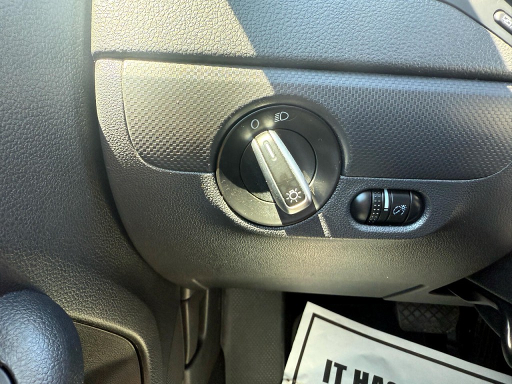 2012 Volkswagen Jetta Image 32