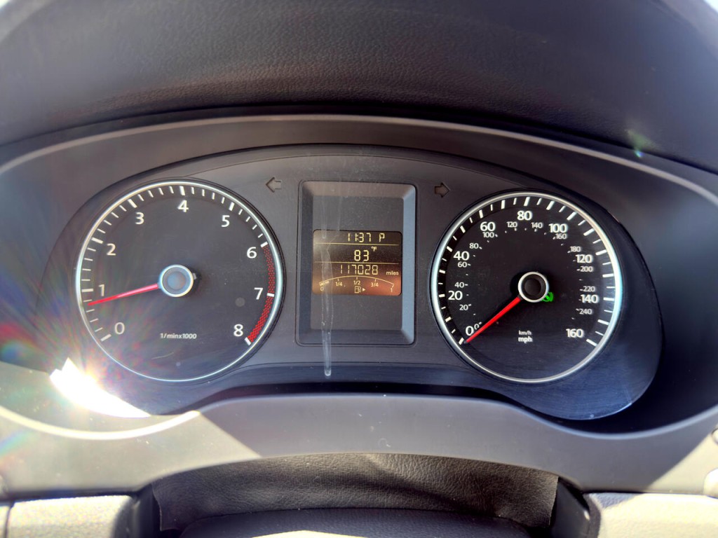 2012 Volkswagen Jetta Image 34