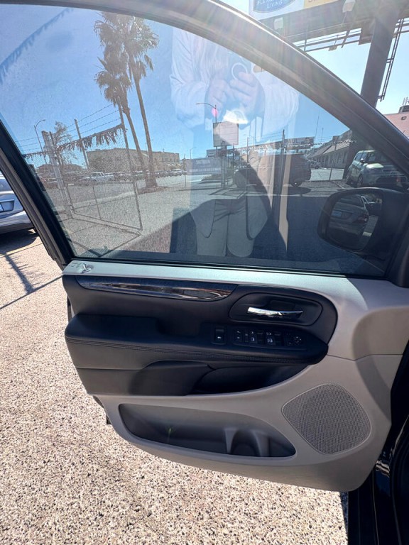 2016 Dodge Grand Caravan Image 11