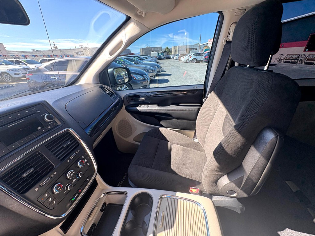 2016 Dodge Grand Caravan Image 13