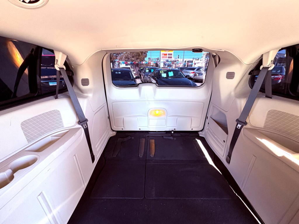 2016 Dodge Grand Caravan Image 25