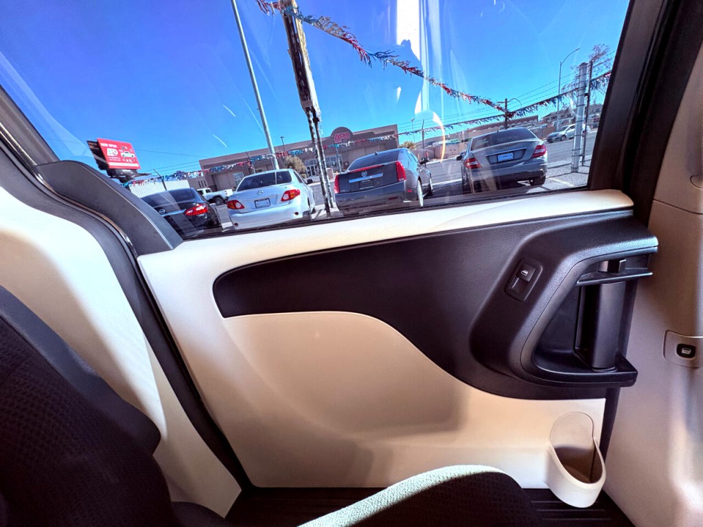 2016 Dodge Grand Caravan Image 27