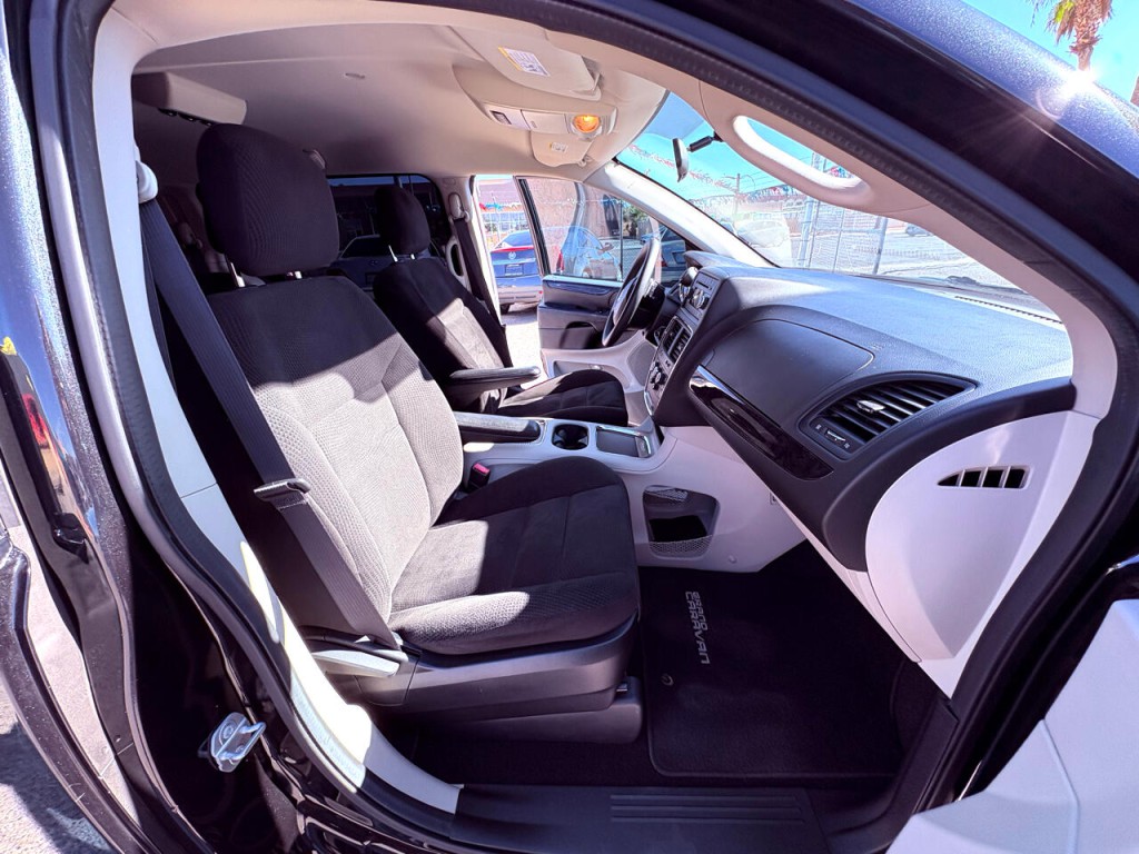 2016 Dodge Grand Caravan Image 33