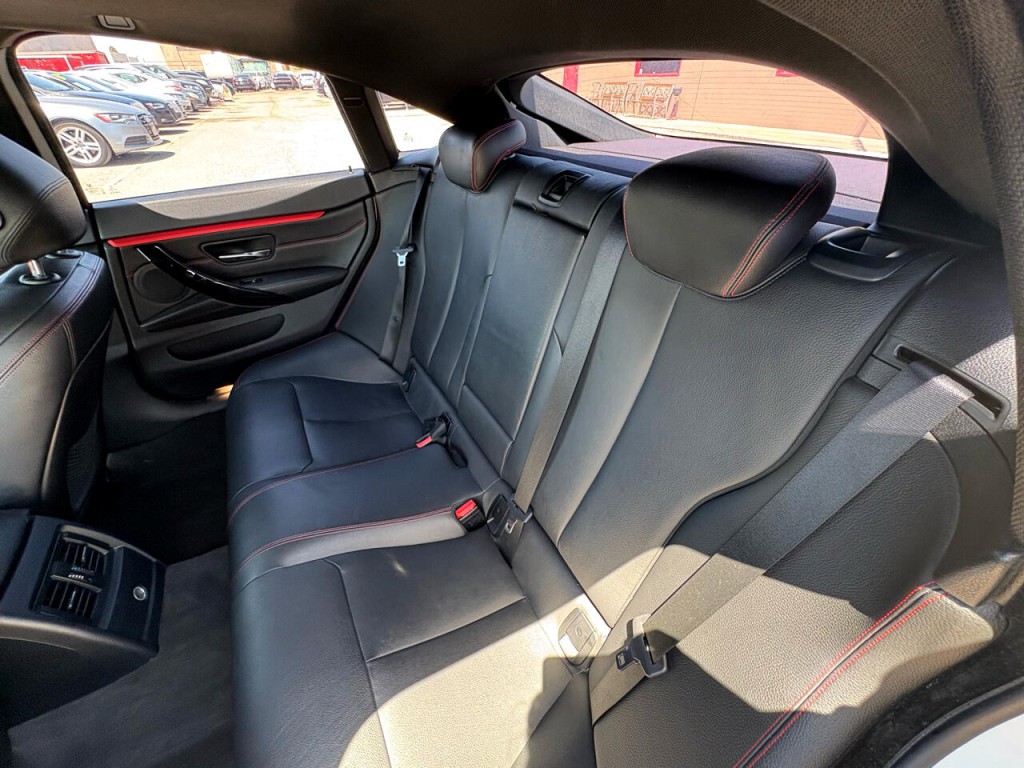 2015 BMW 4 Series Image 25