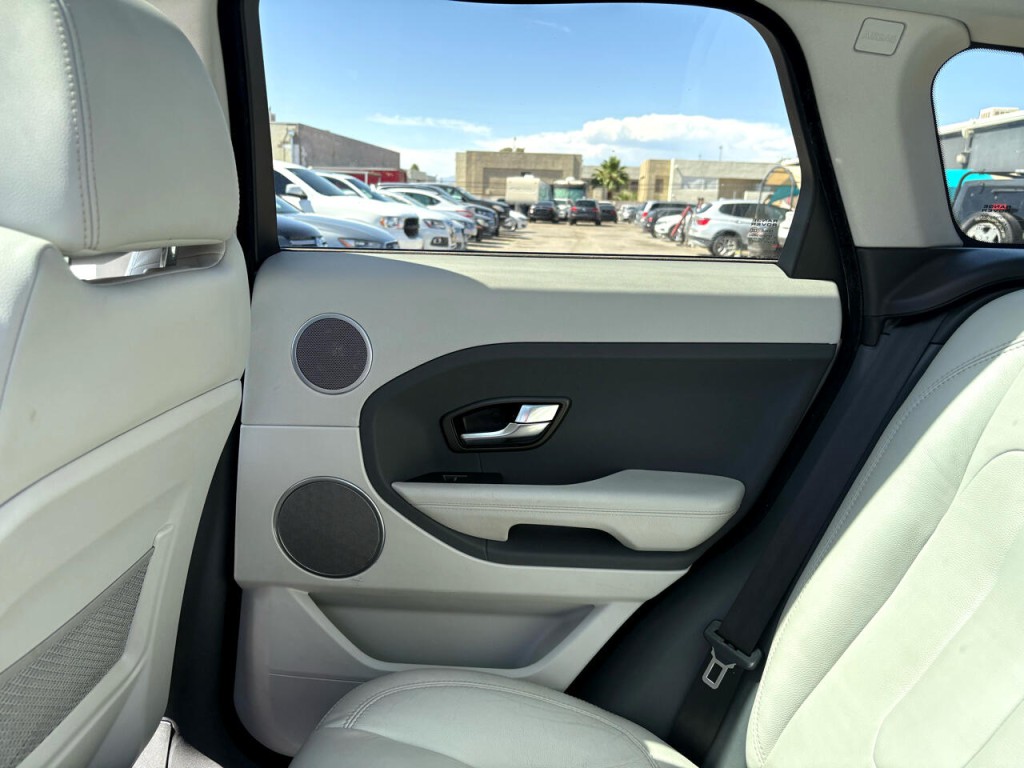2013 Land Rover Range Rover Evoque Image 25