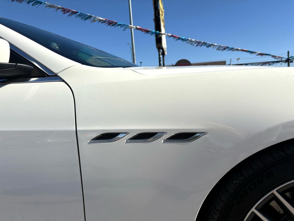2014 Maserati Ghibli Image 30