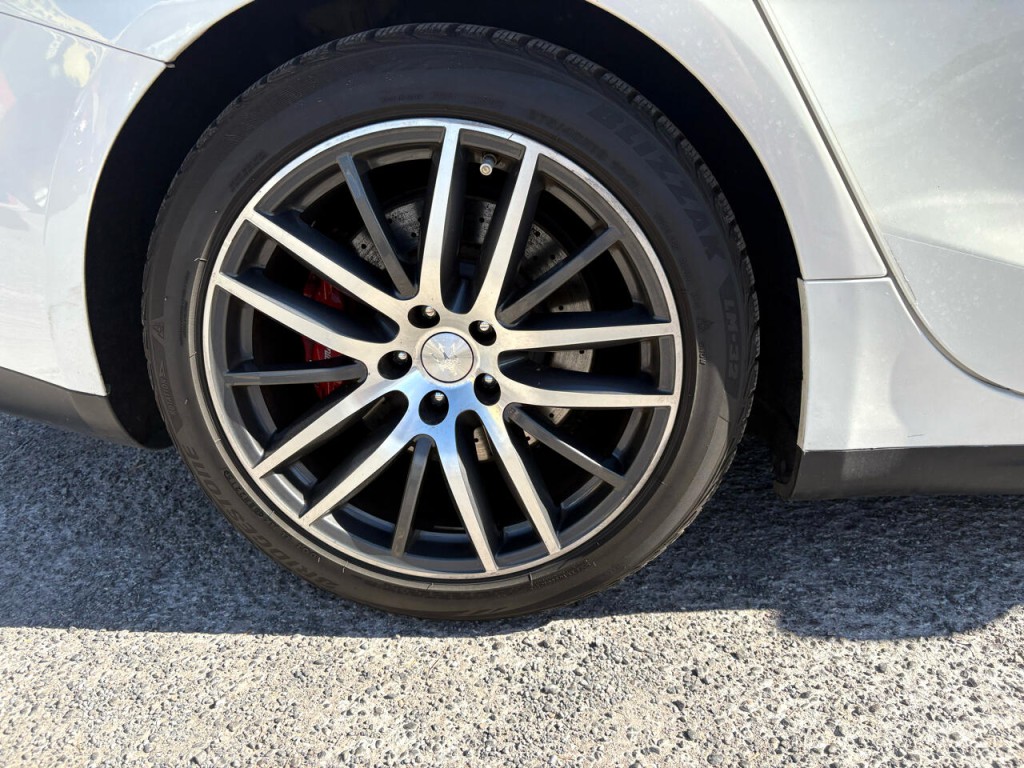 2014 Maserati Ghibli Image 32