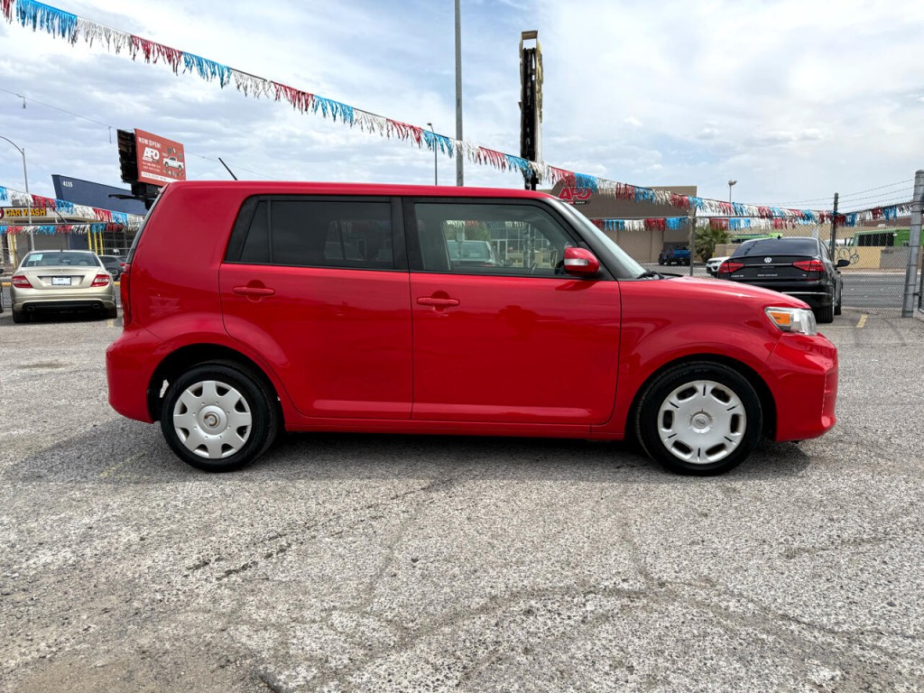 2013 Scion xB Image 6