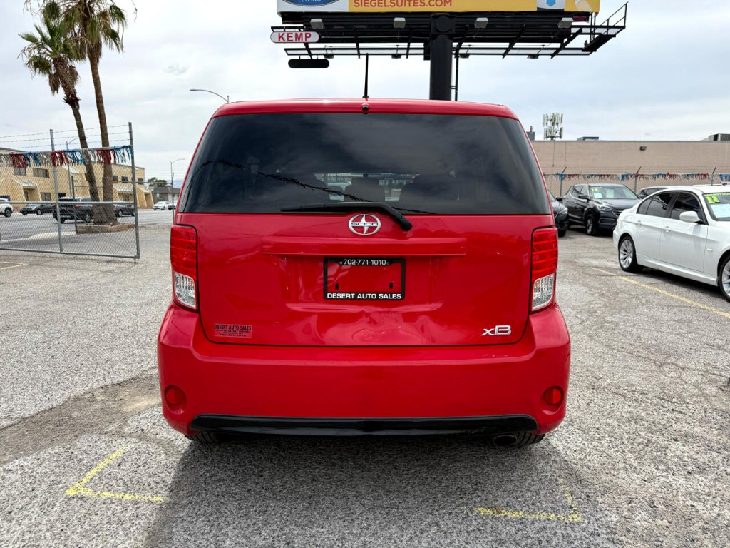 2013 Scion xB Image 8