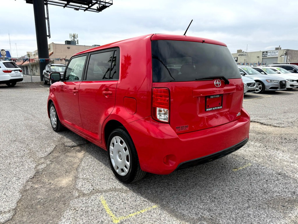 2013 Scion xB Image 9