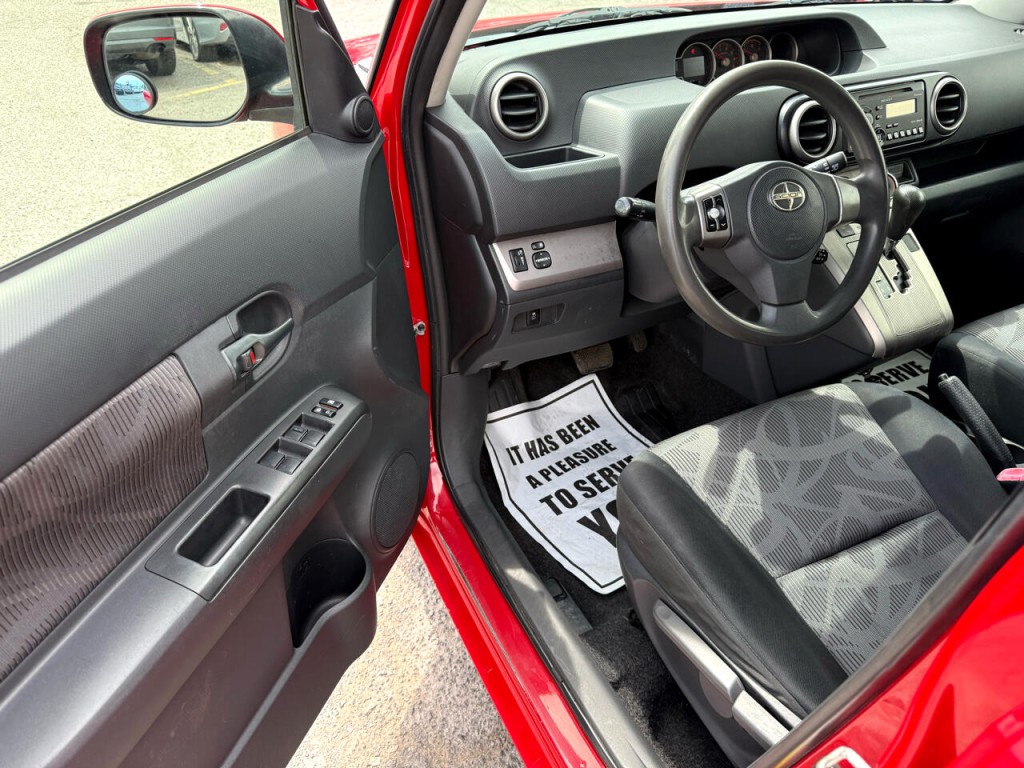 2013 Scion xB Image 11