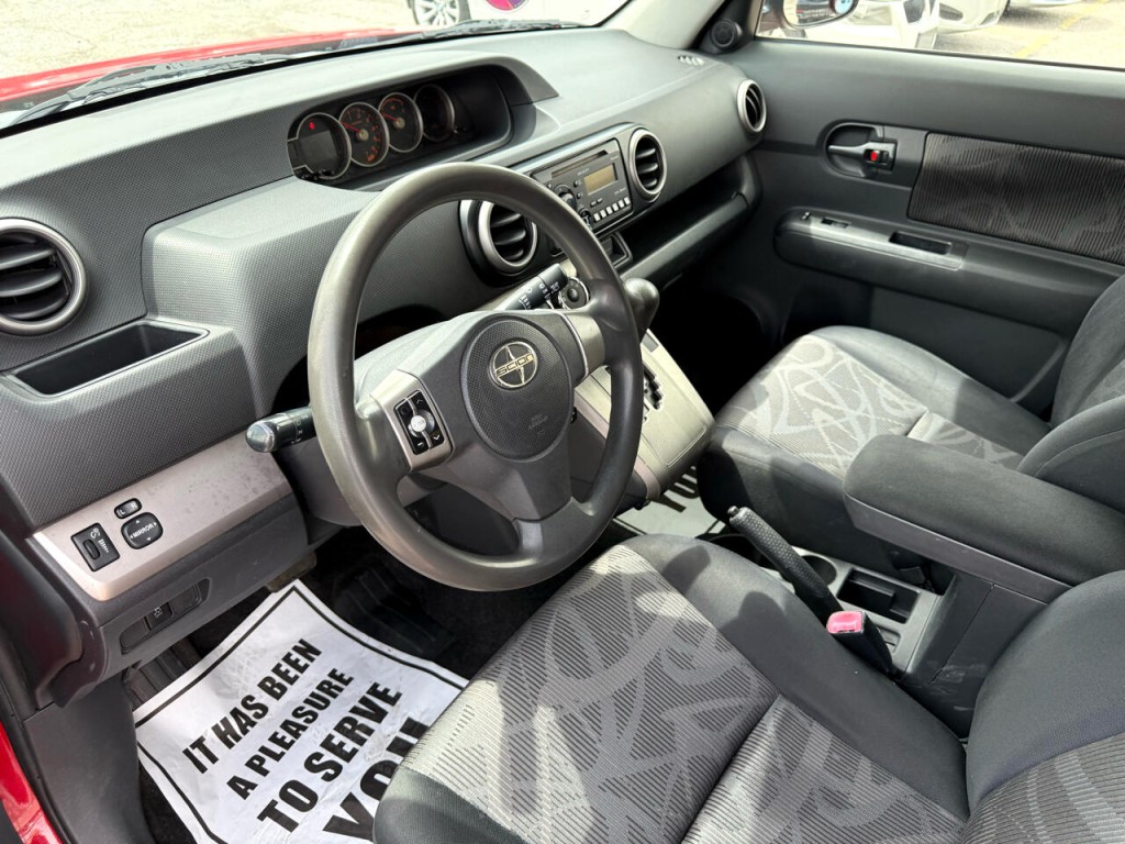 2013 Scion xB Image 12