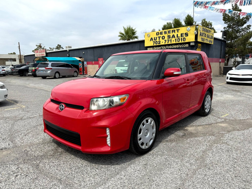 2013 Scion xB Image 2
