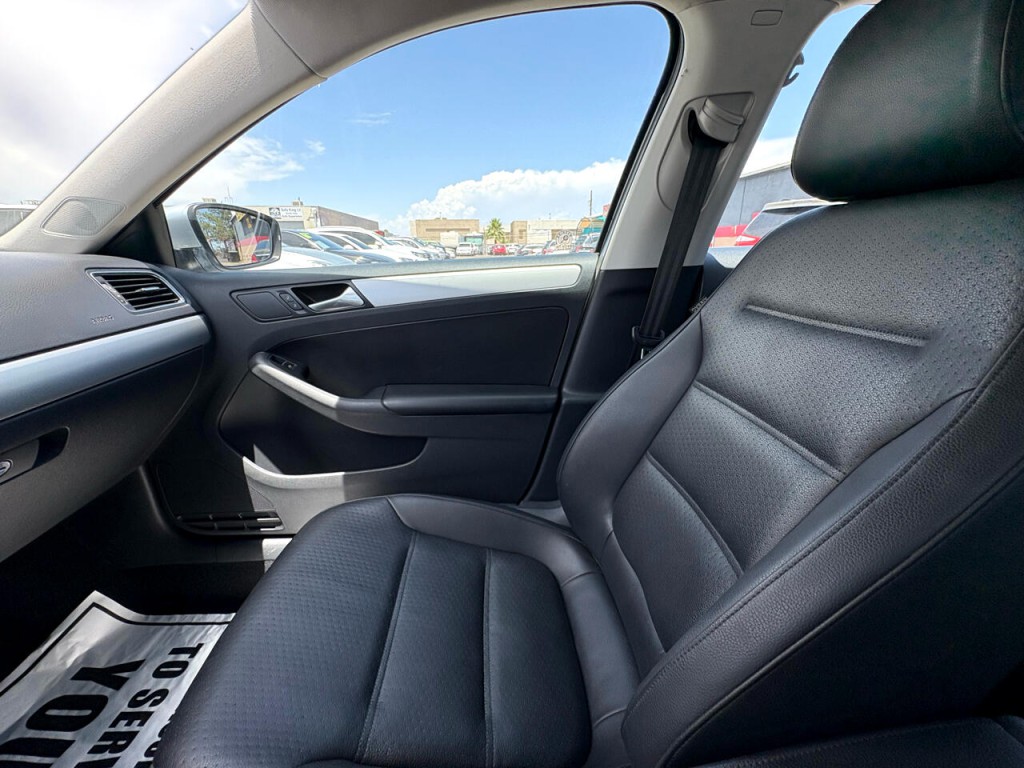 2014 Volkswagen Jetta Image 18