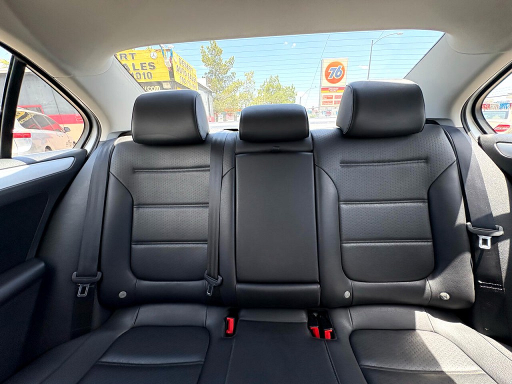 2014 Volkswagen Jetta Image 19