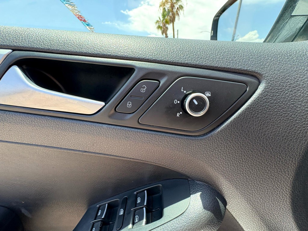 2014 Volkswagen Jetta Image 23