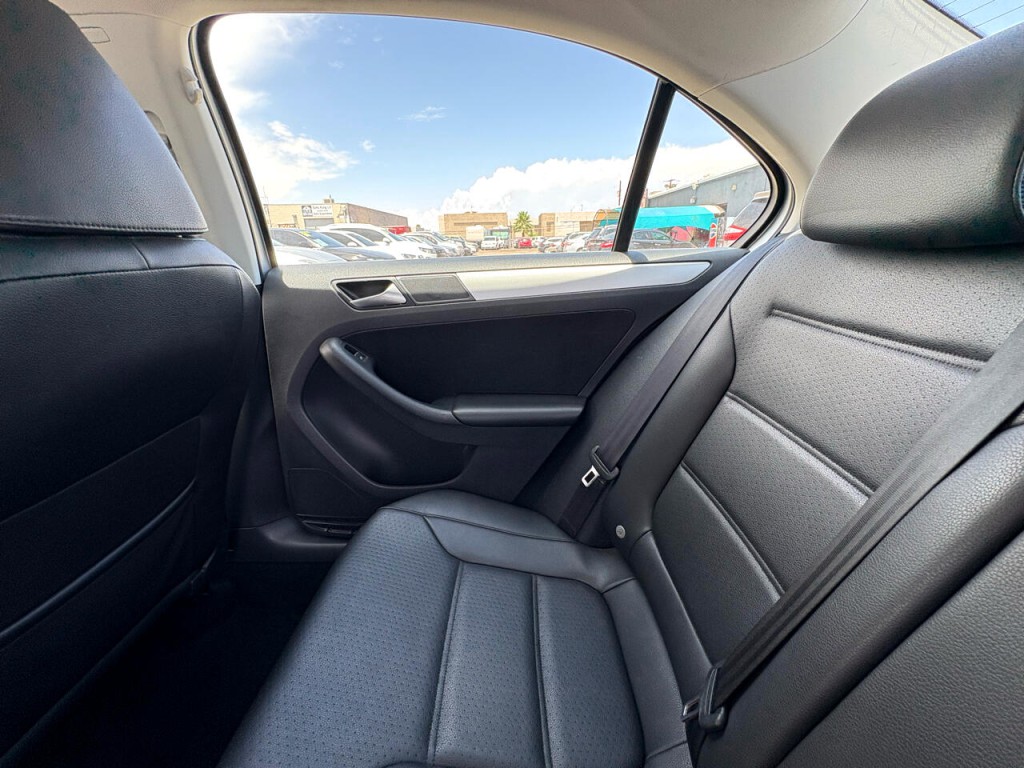 2014 Volkswagen Jetta Image 27