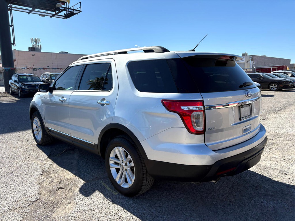 2011 Ford Explorer Image 4