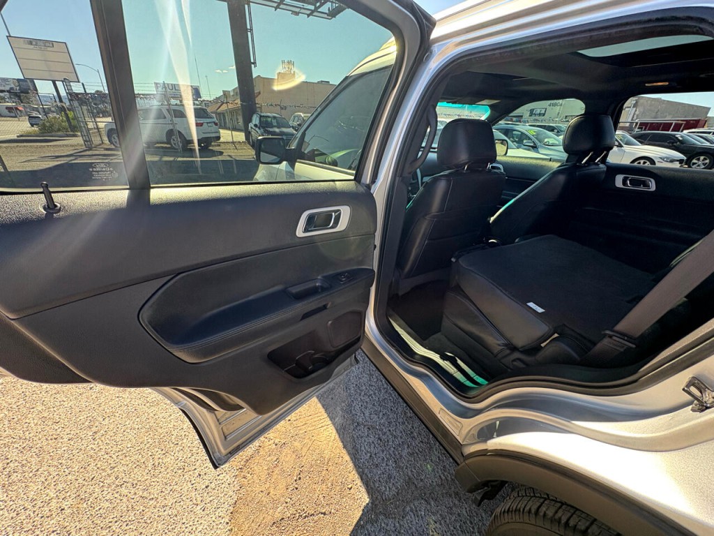 2011 Ford Explorer Image 19