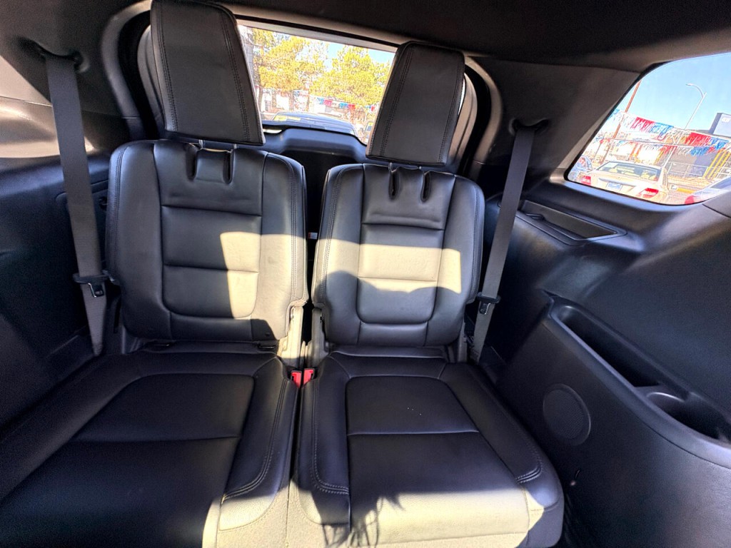 2011 Ford Explorer Image 22