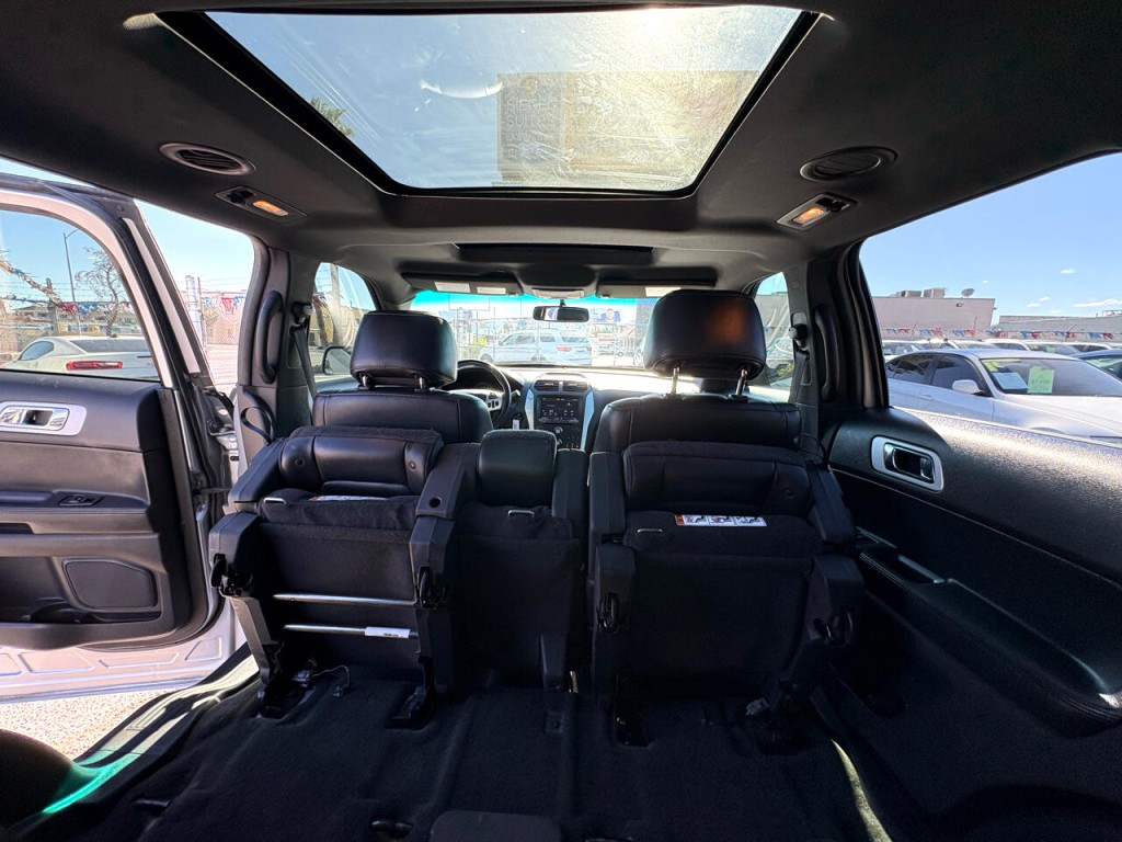 2011 Ford Explorer Image 25