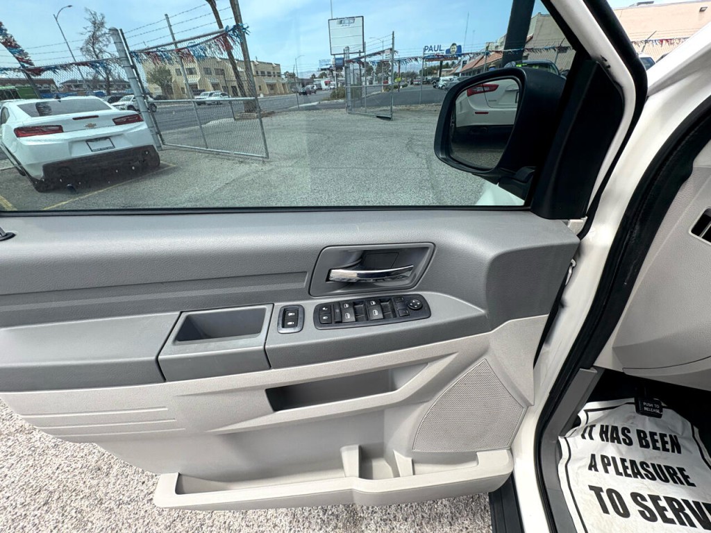 2009 Dodge Grand Caravan Image 11