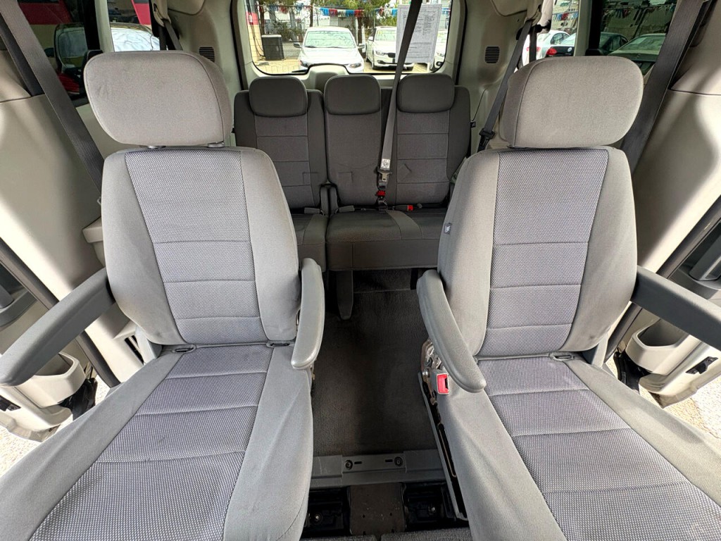 2009 Dodge Grand Caravan Image 25