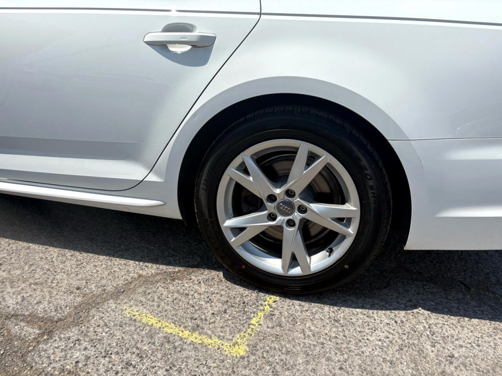 2018 Audi A4 Image 32