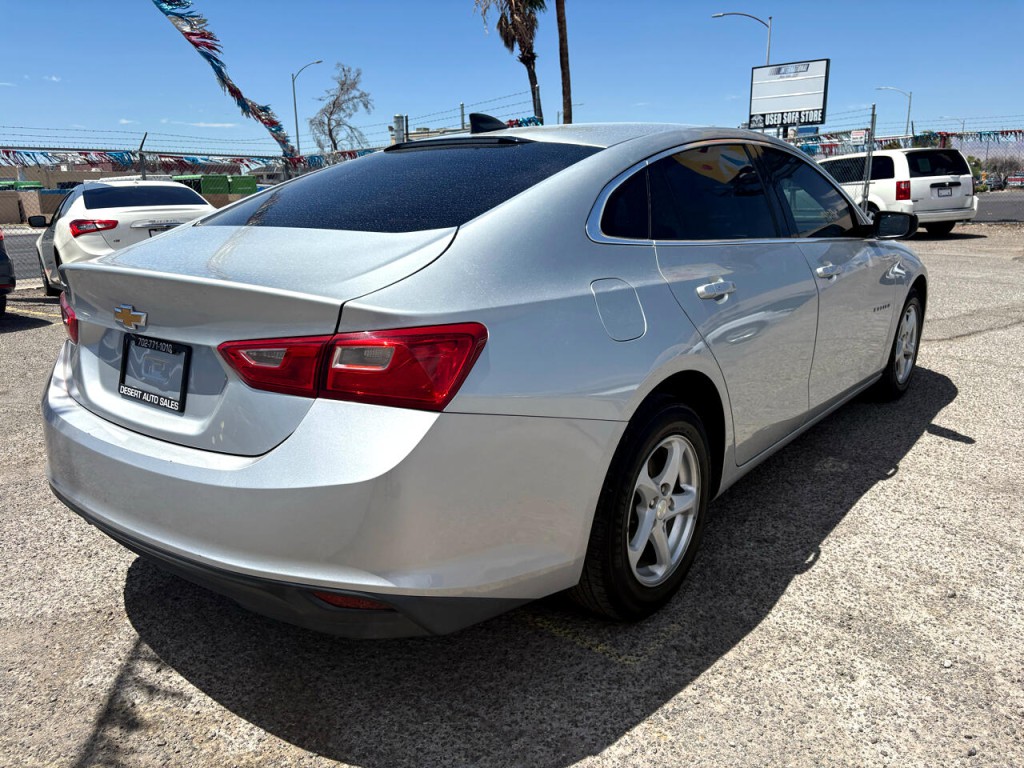 2017 Chevrolet Malibu Image 6
