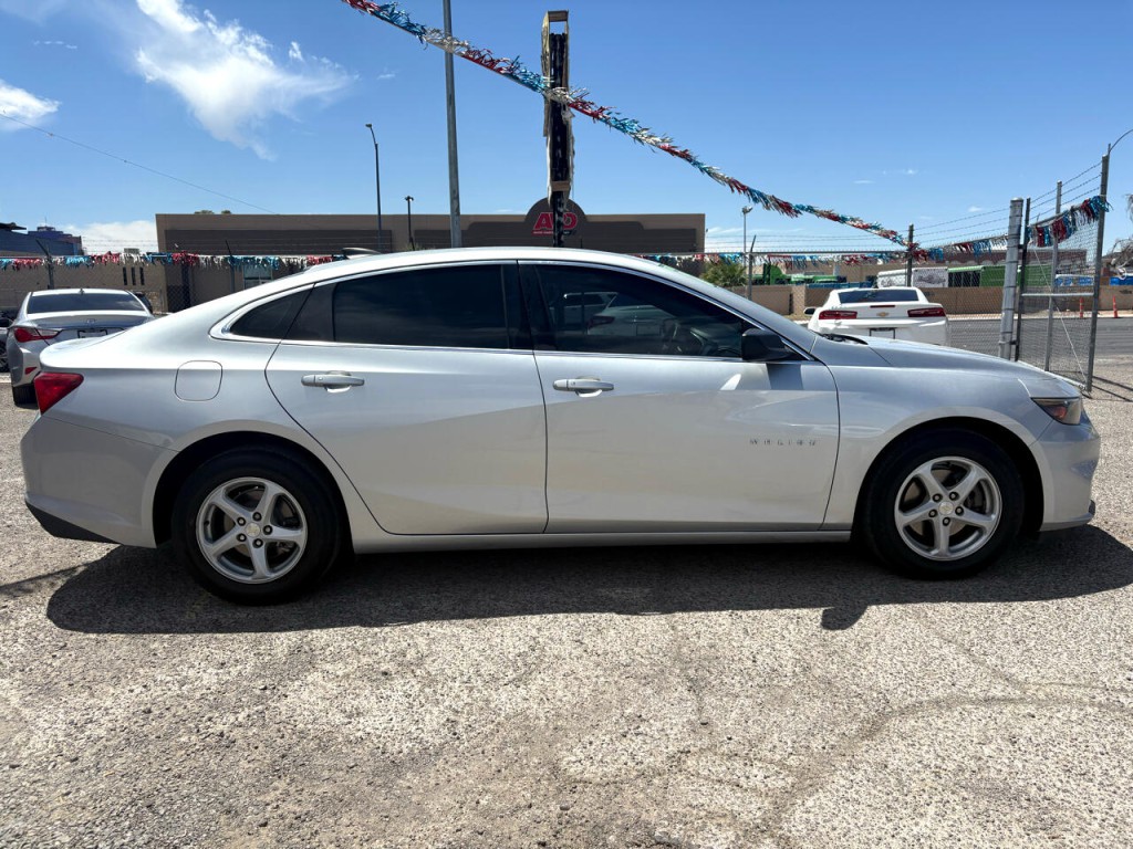 2017 Chevrolet Malibu Image 7