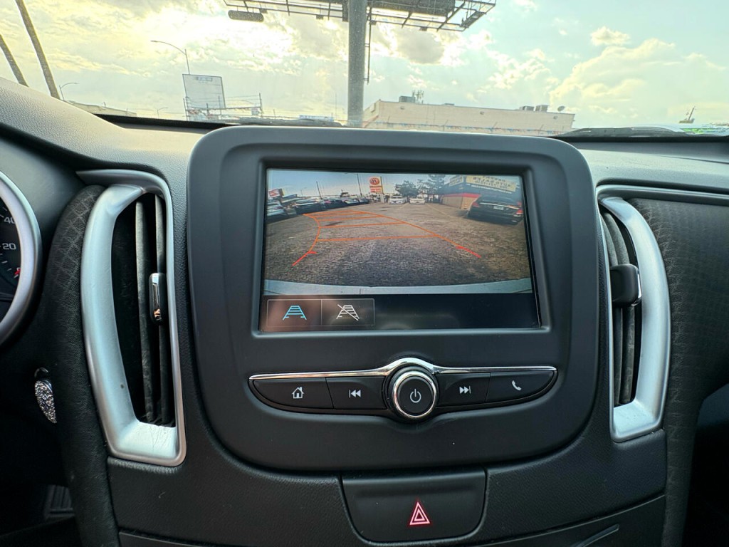 2017 Chevrolet Malibu Image 12