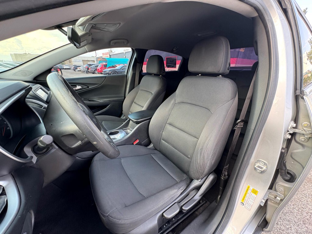 2017 Chevrolet Malibu Image 15