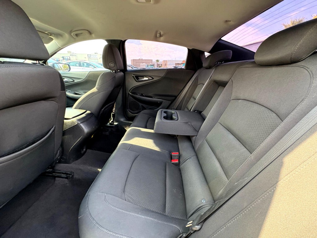 2017 Chevrolet Malibu Image 21