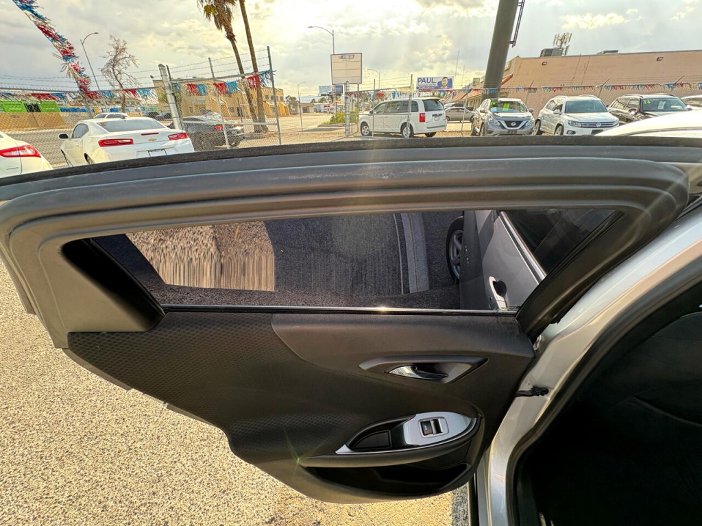 2017 Chevrolet Malibu Image 23