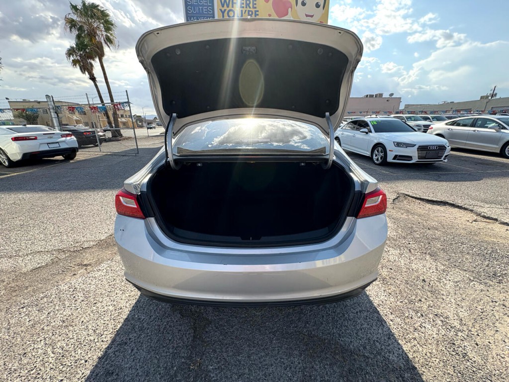 2017 Chevrolet Malibu Image 28