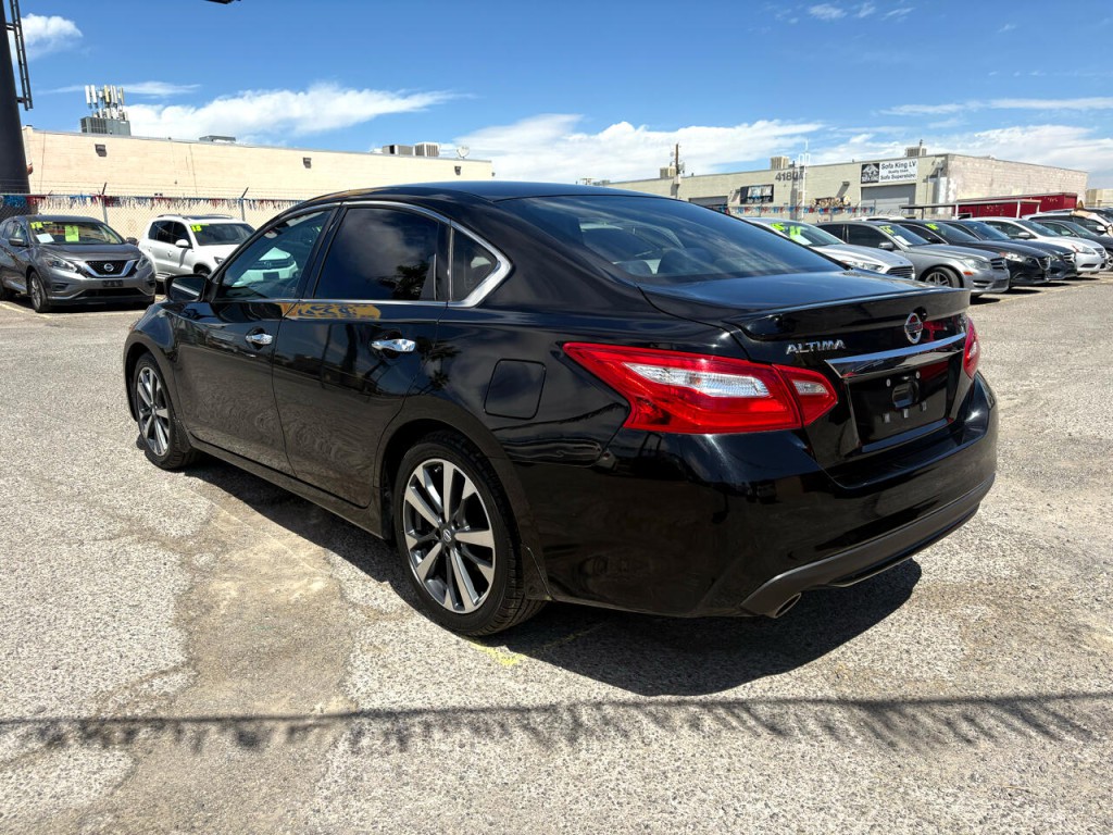 2016 Nissan Altima Image 4