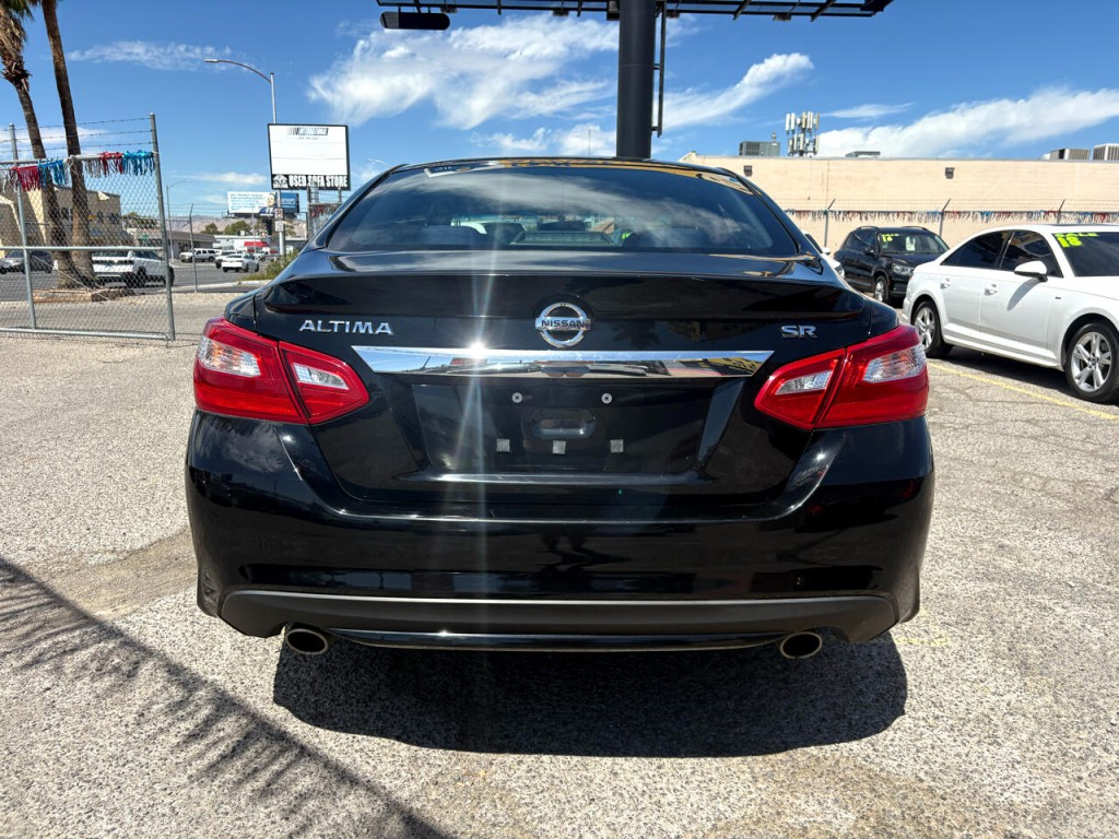 2016 Nissan Altima Image 5