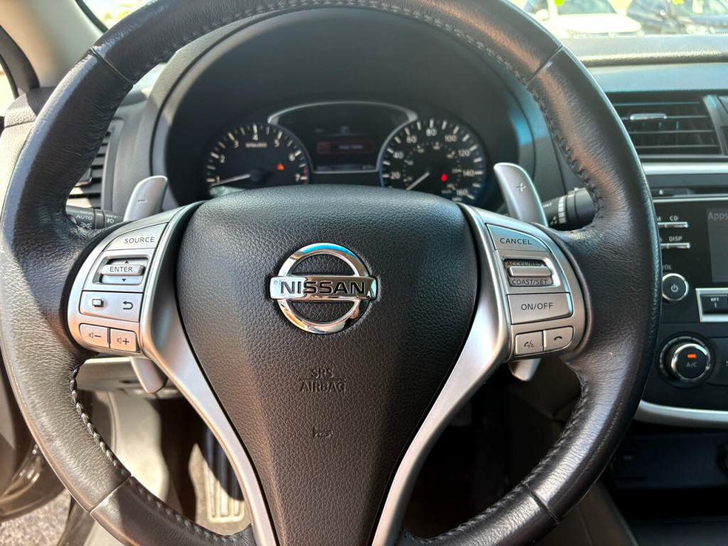 2016 Nissan Altima Image 14