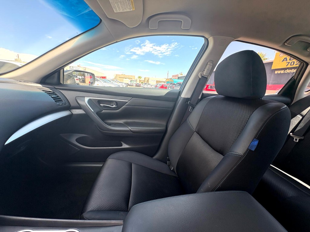 2016 Nissan Altima Image 22