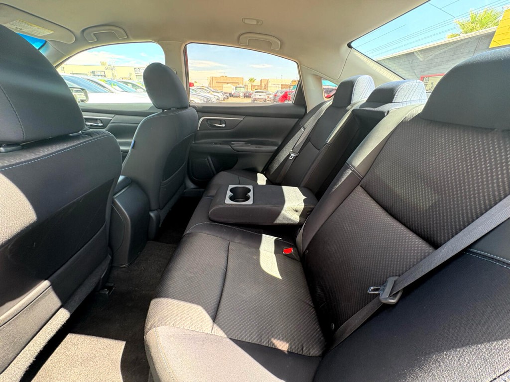 2016 Nissan Altima Image 26