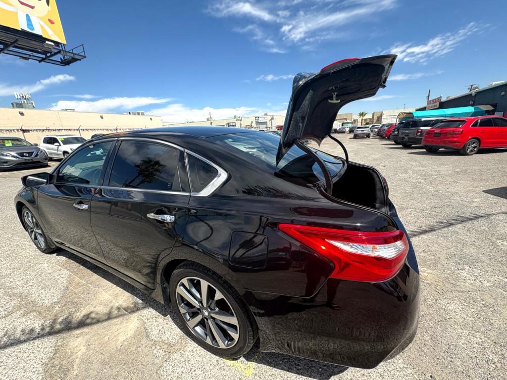 2016 Nissan Altima Image 30