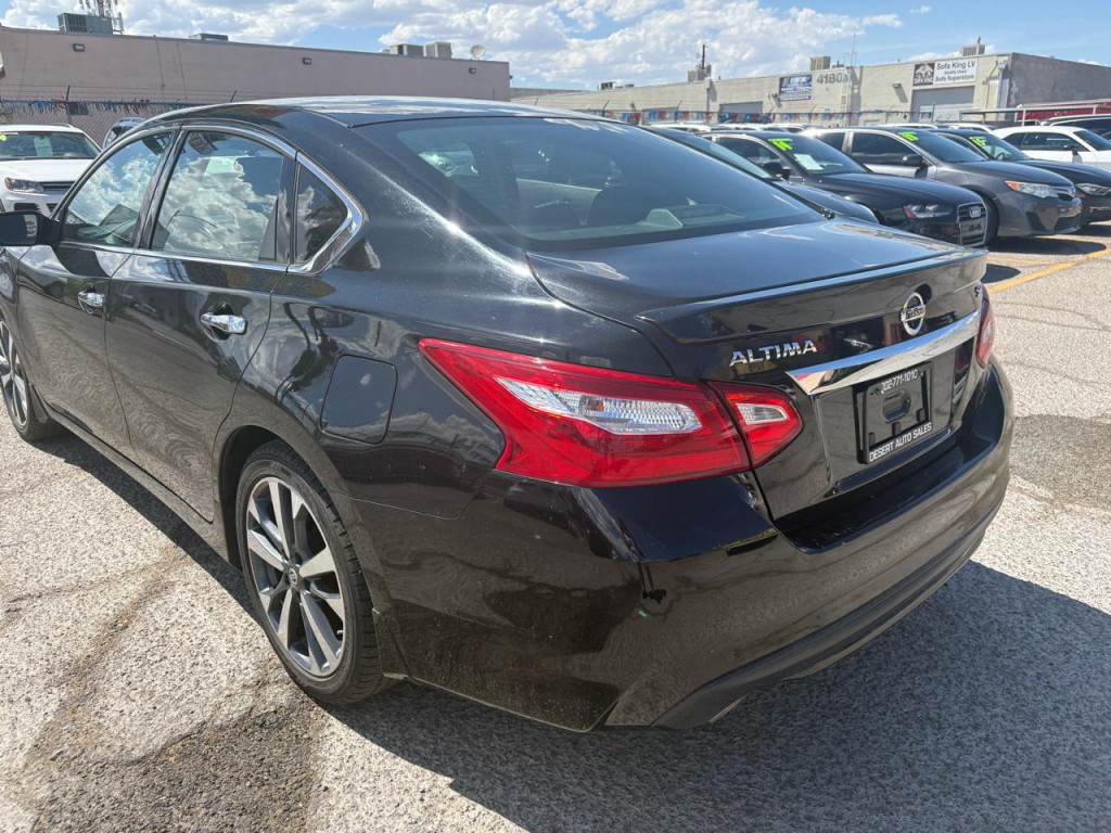 2016 Nissan Altima Image 4