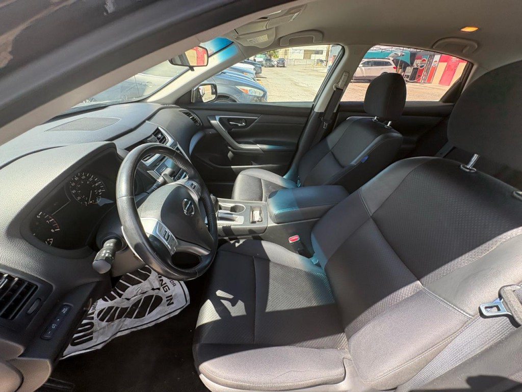 2016 Nissan Altima Image 14