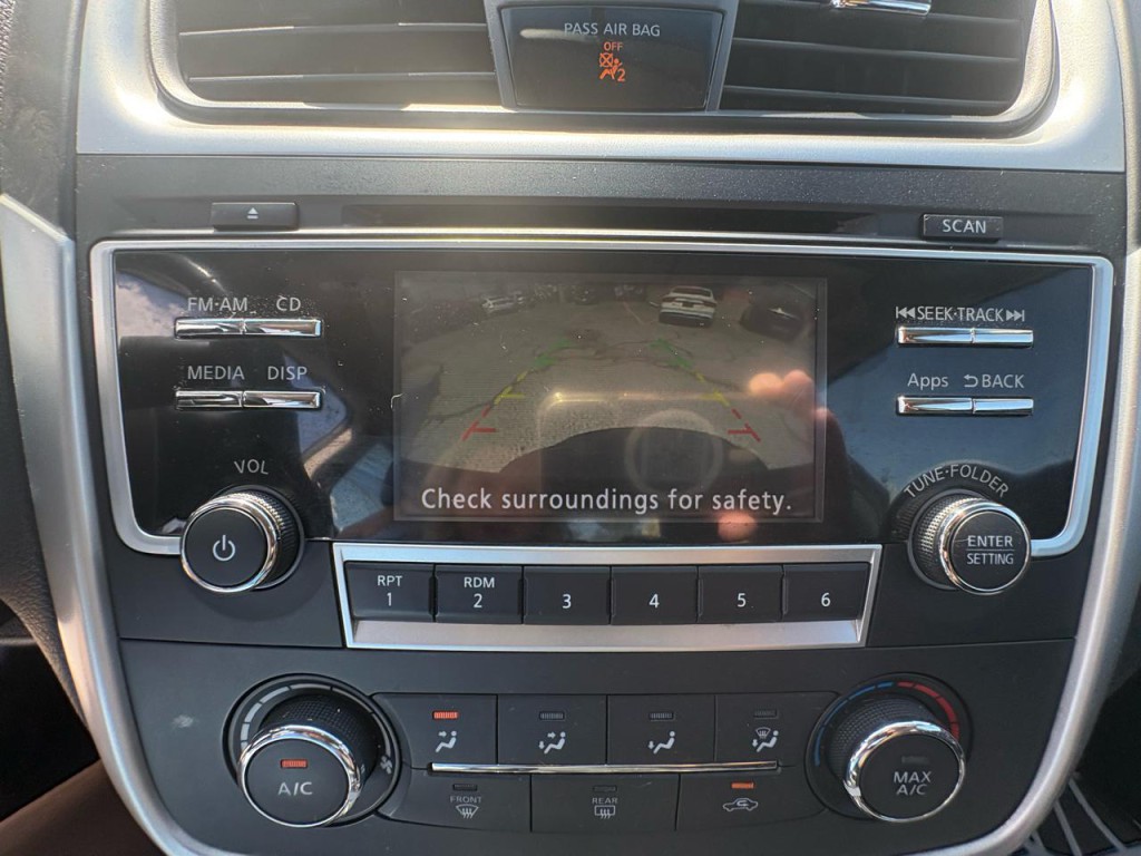 2016 Nissan Altima Image 17